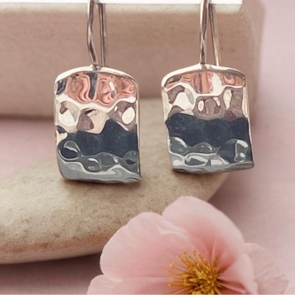 Jewelry - Silpada Vintage Hammered Earrings
W0991